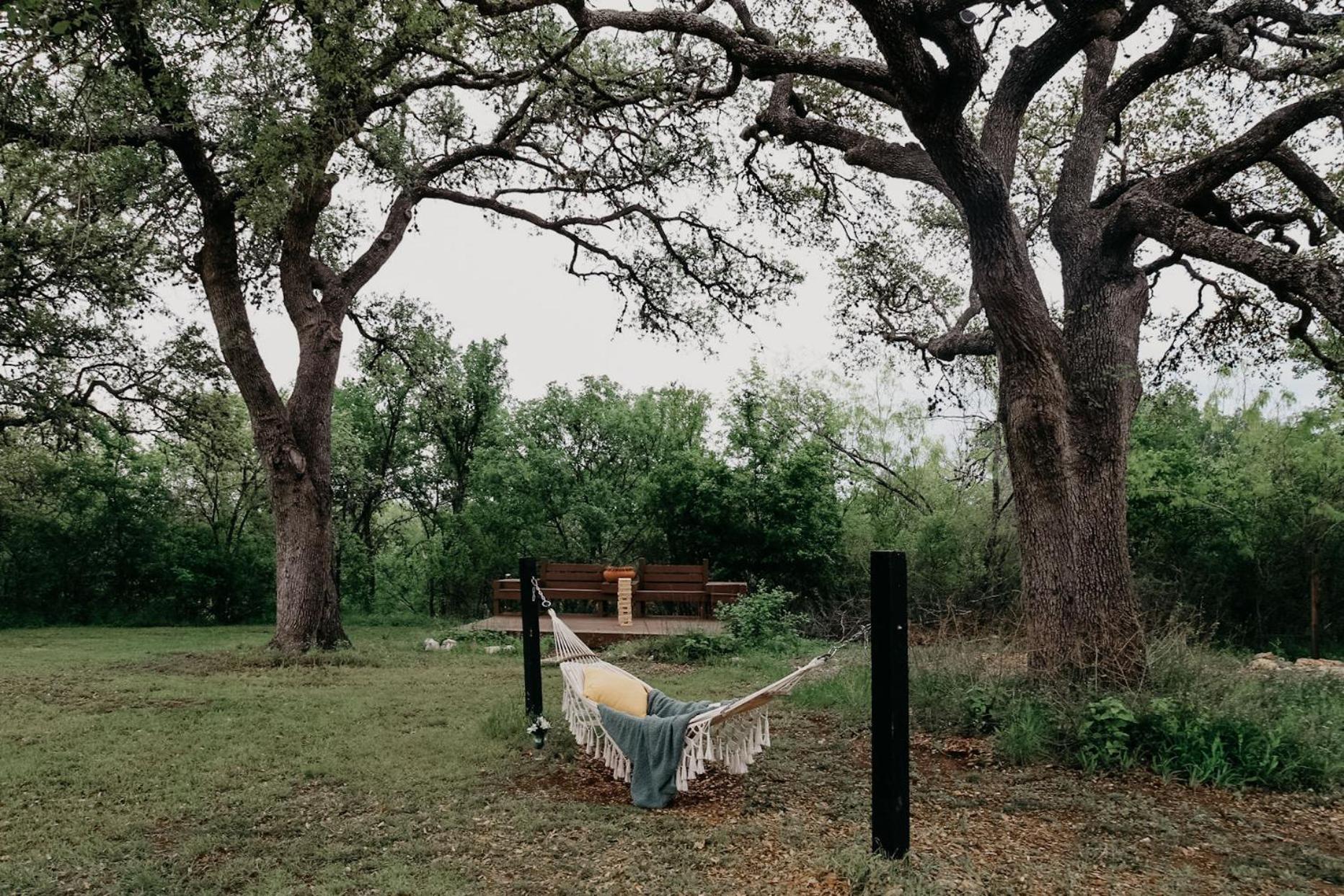 The Maverick: A-Frame W/ Hammock And Tree Top View New Braunfels Buitenkant foto
